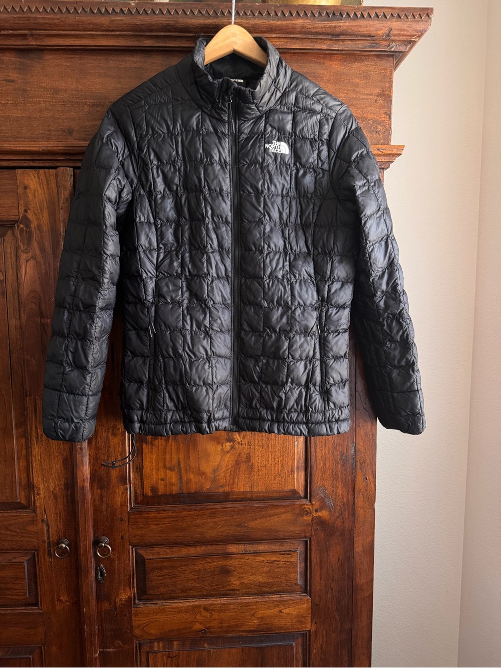 The North Face ThermoBall Eco Women's Black Puffer Jacket Full Zip Size M Flaws